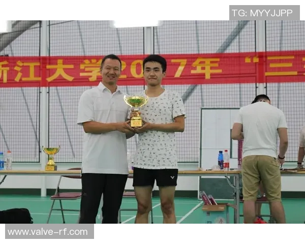 成都羽毛球队与武汉羽毛球队赛后状态分析与复盘总结 成都羽毛球队与武汉羽毛球队赛后状态分析与复盘总结