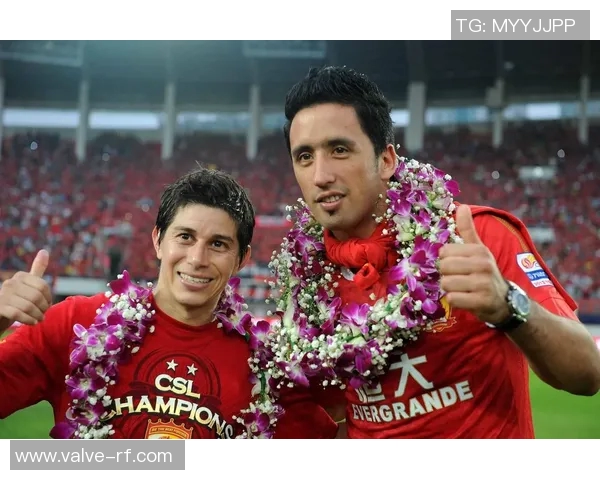 足球明星们的女友们:她们背后的故事与光辉时刻 足球明星们的女友们:她们背后的故事与光辉时刻