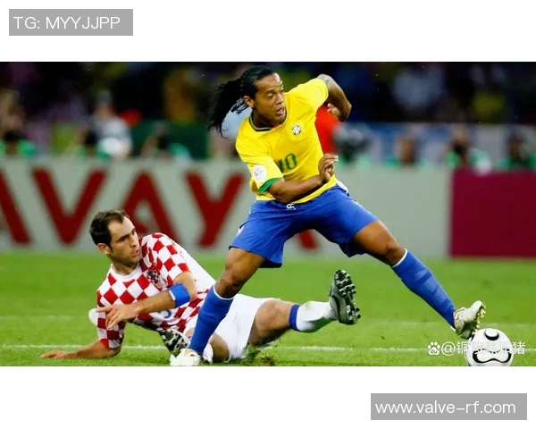 足球明星专用足球的特点与选择指南揭秘