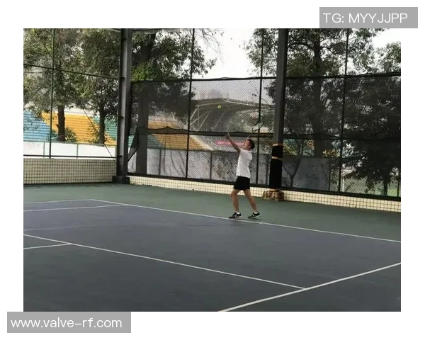 成都网球队的团队协作之道：如何在赛场上实现默契与胜利